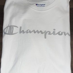 Men’s medium champion t shirt